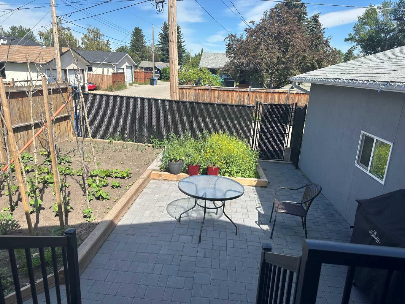 323 Alcott Crescent SE
