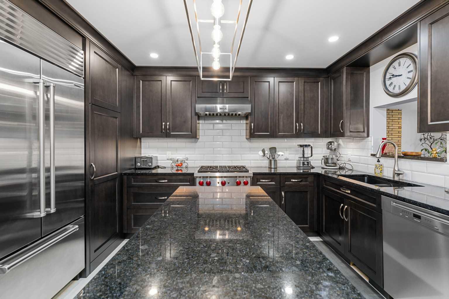 323 Alcott Crescent SE
