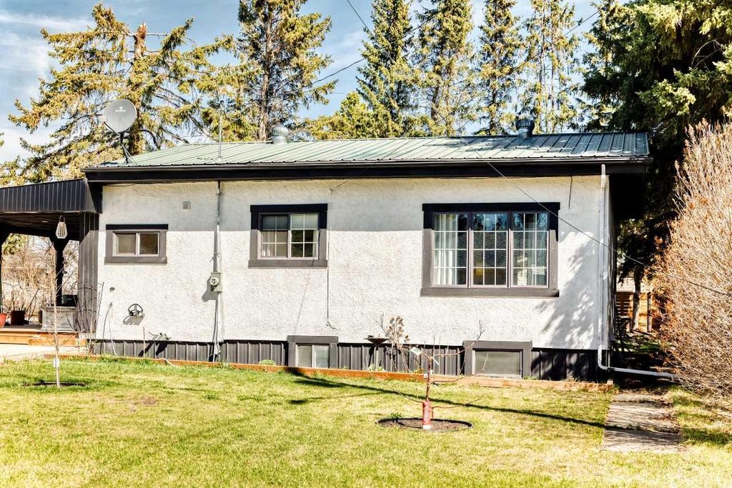 Photo of 2026 9 Avenue, Rural Red Deer County, AB T0M 1V0 (MLS # A2309055)