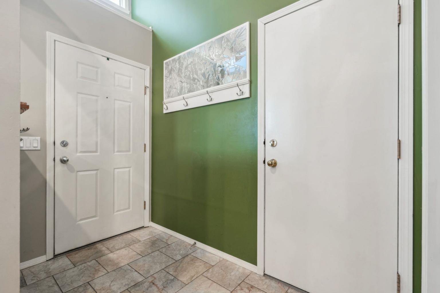 180 Riverbrook Way SE