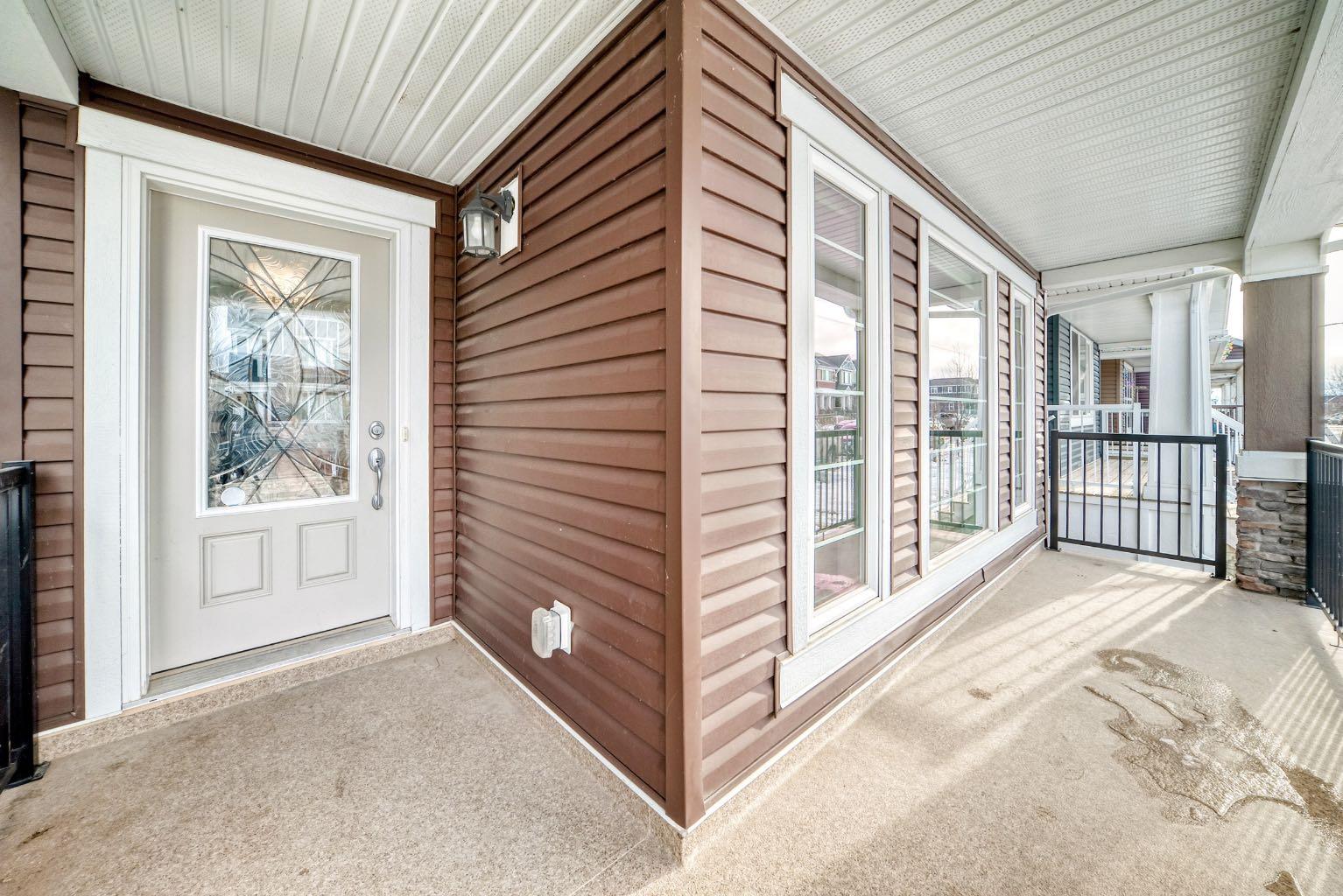 36 Red Embers Row NE