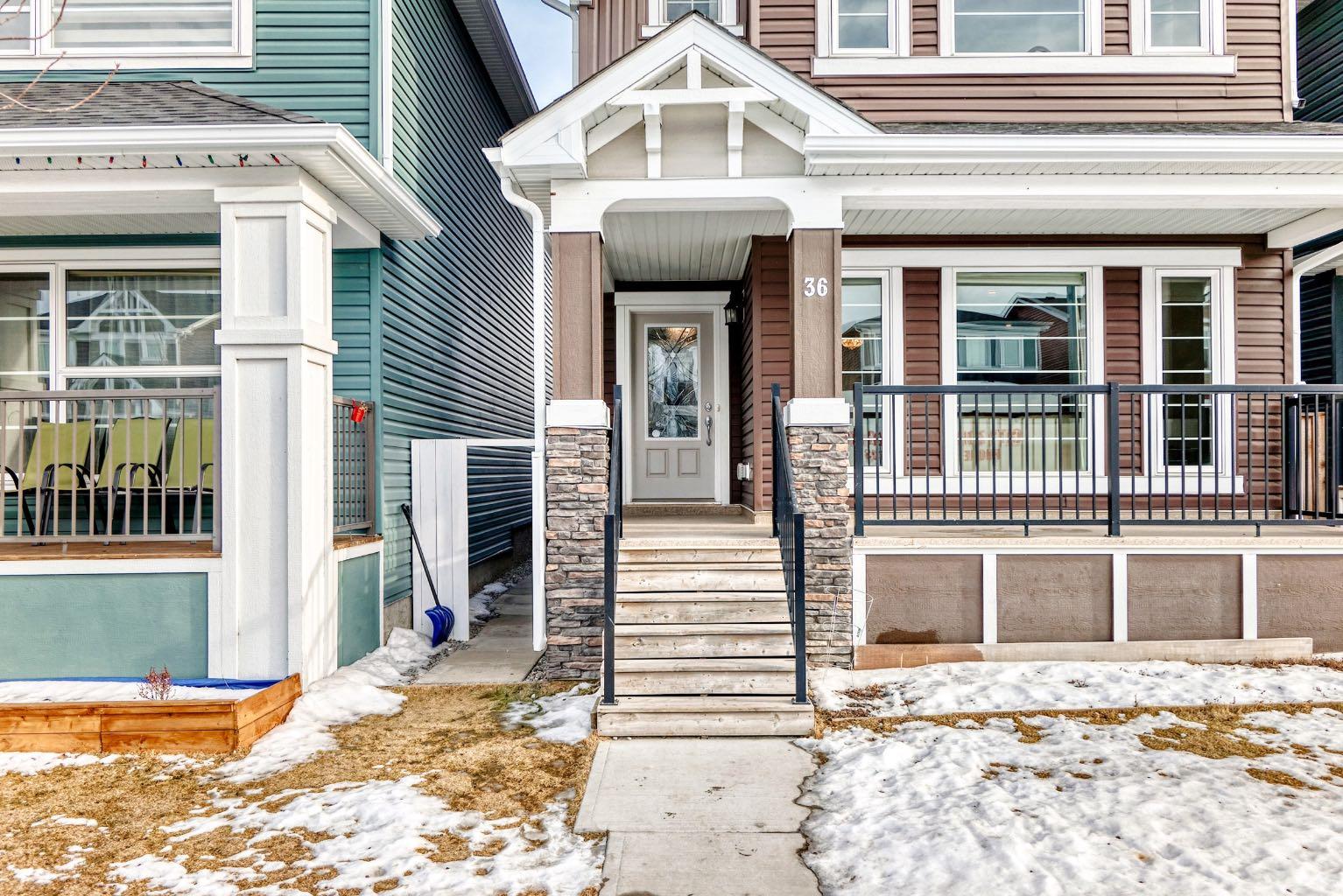 36 Red Embers Row NE