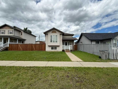 Photo of 10022 96 Avenue, Grande Prairie, AB T8V 0M3 (MLS # A2326127)