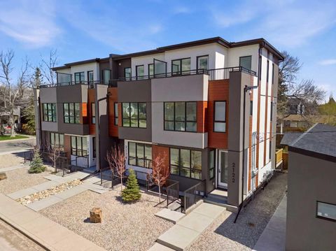 Photo of 2122 7 Street NW, Calgary, AB T2M 1K3 (MLS # A2289133)