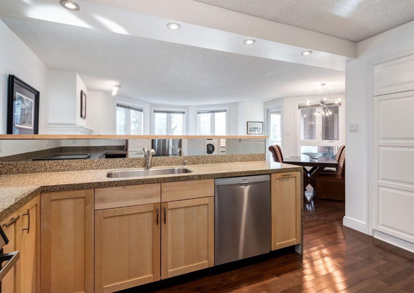 400 Eau Claire Avenue SW 8402