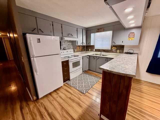 1525 15 Street Crescent