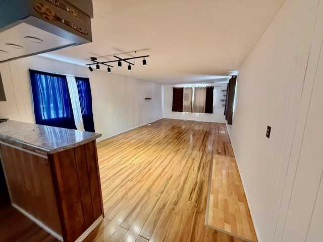 1525 15 Street Crescent