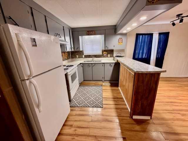 1525 15 Street Crescent