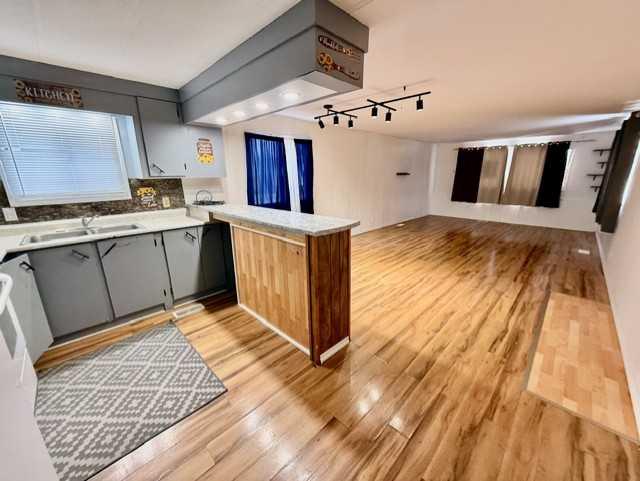 1525 15 Street Crescent