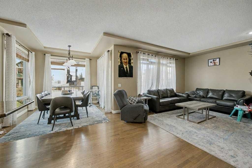 Photo of 91 Panatella Close NW, Calgary, AB T3K 6C8 (MLS # A2273069)