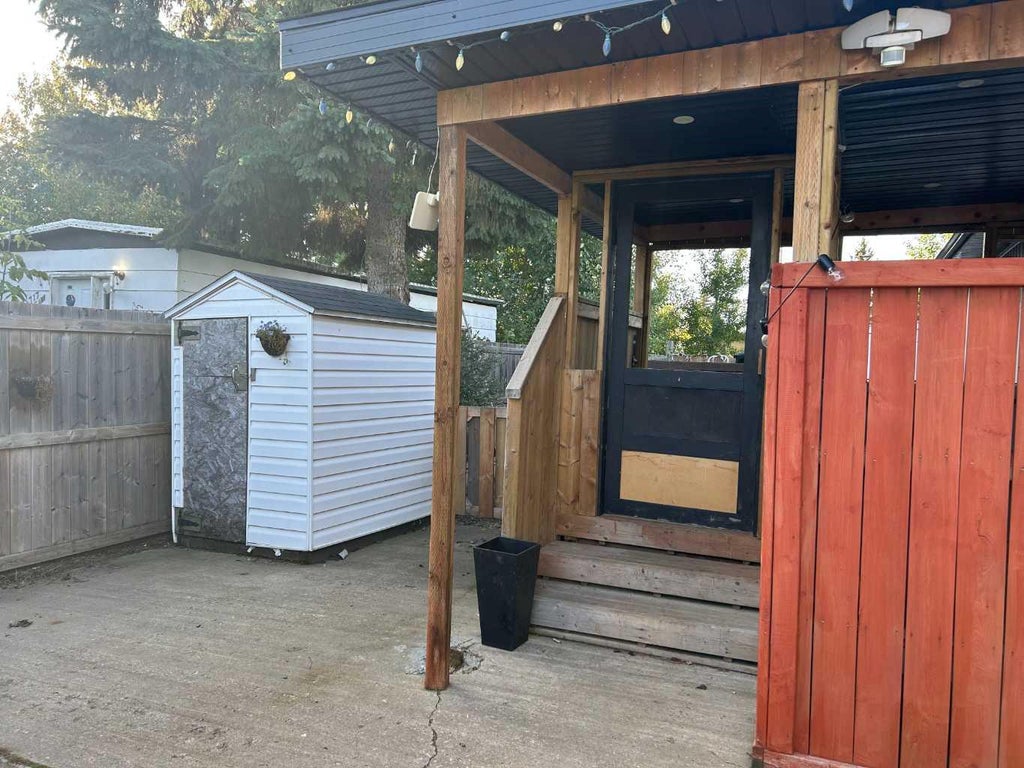Photo of 721 5 Avenue NW, Slave Lake, AB T0G 2A1 (MLS # A2348087)