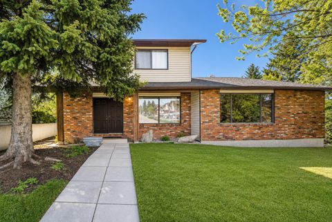 Photo of 140 Dalhousie Road NW, Calgary, AB T3A 2H1 (MLS # A2314085)