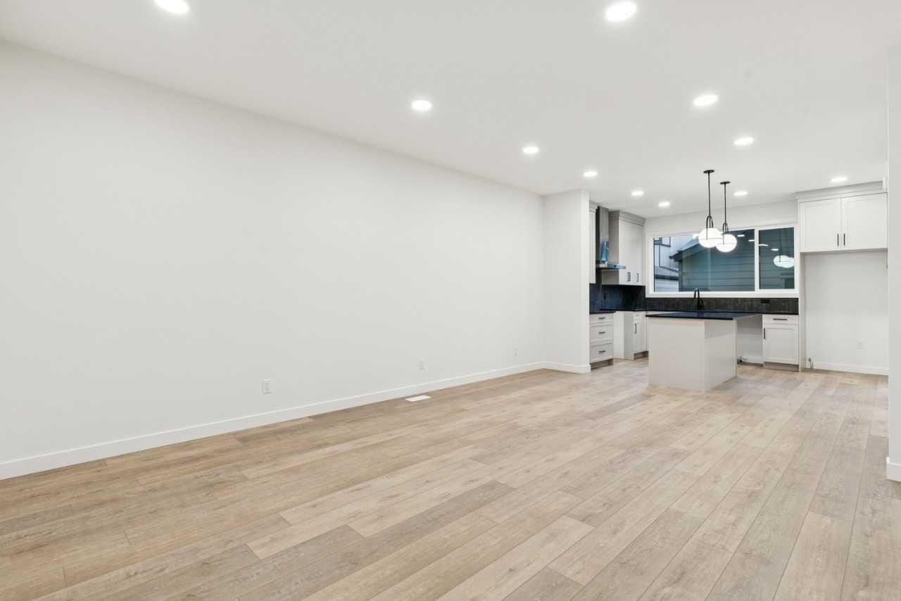 15085 37 Street SW