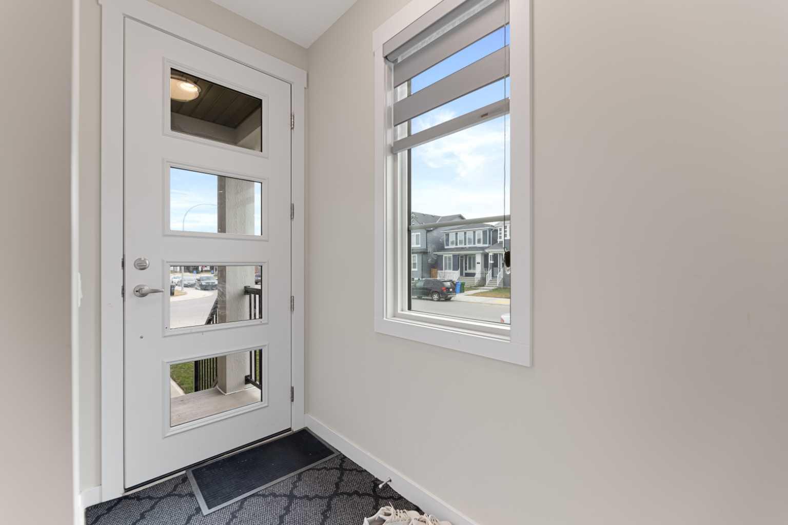 7 Corner Glen Common NE