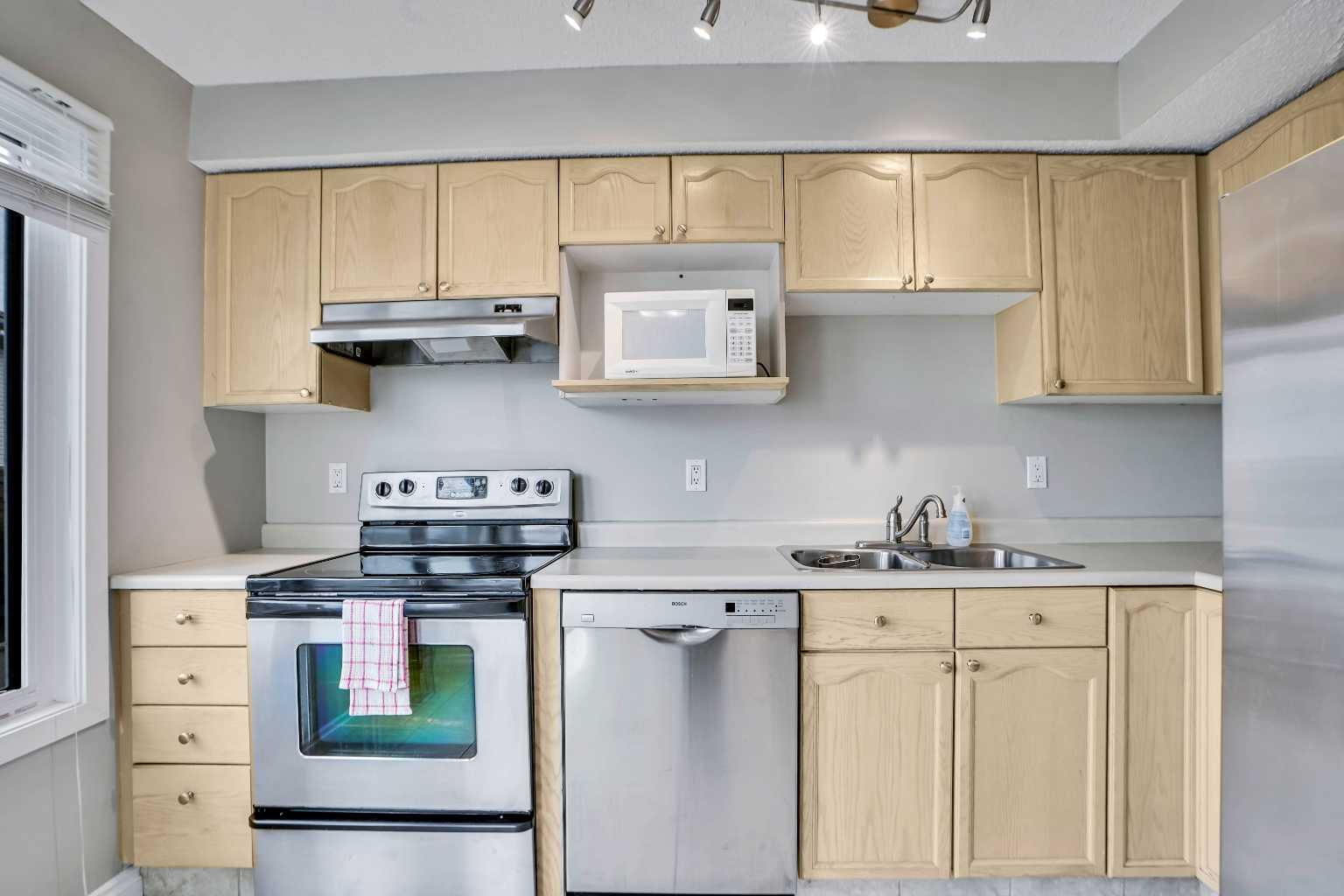 219 Coachway Lane SW