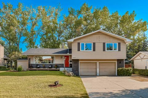 10520 Mapleridge Crescent SE Calgary AB T2J 1Y7