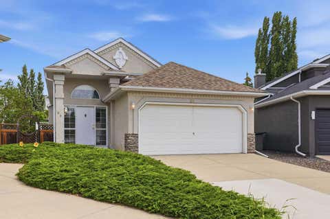 Photo of 24 Sierra Nevada Rise SW, Calgary, AB T3H 3H6 (MLS # A2322133)