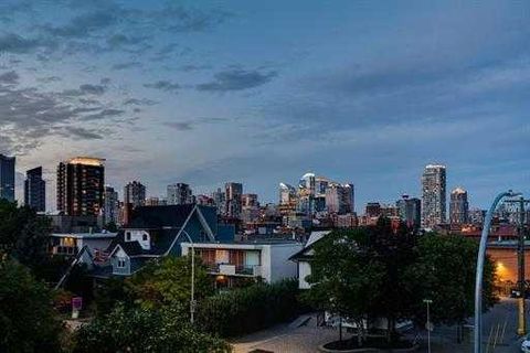 2203 14 Street SW 401 Calgary AB T2T 3T2