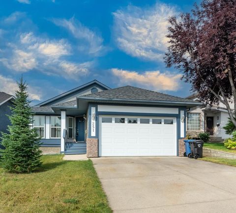 251 Douglas Woods Drive SE Calgary AB T2Z 2E8
