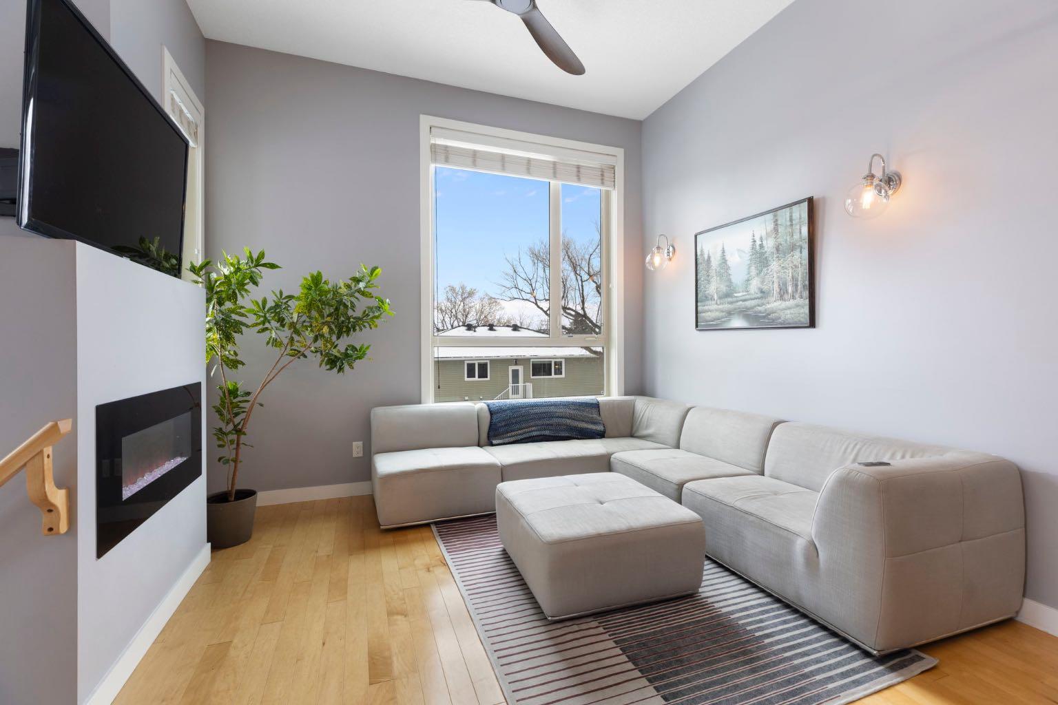 1905 27 Avenue SW 101