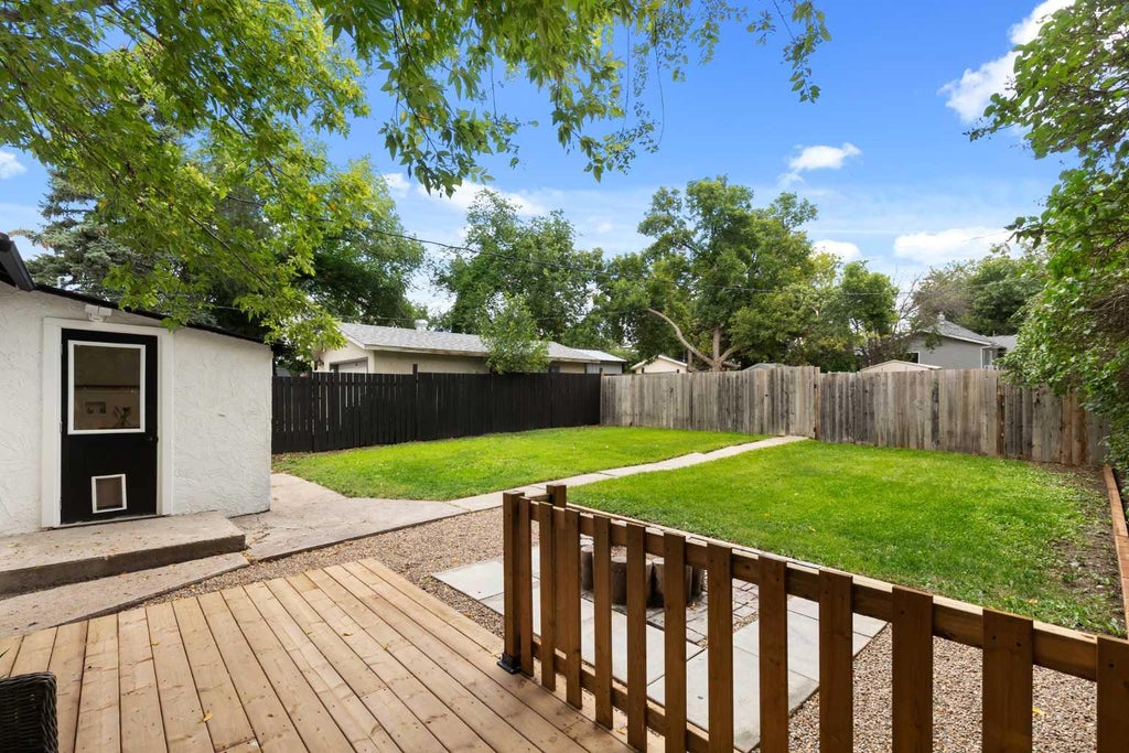Photo of 325 4 Street SE, Redcliff, AB T0J 2P0 (MLS # A2342214)