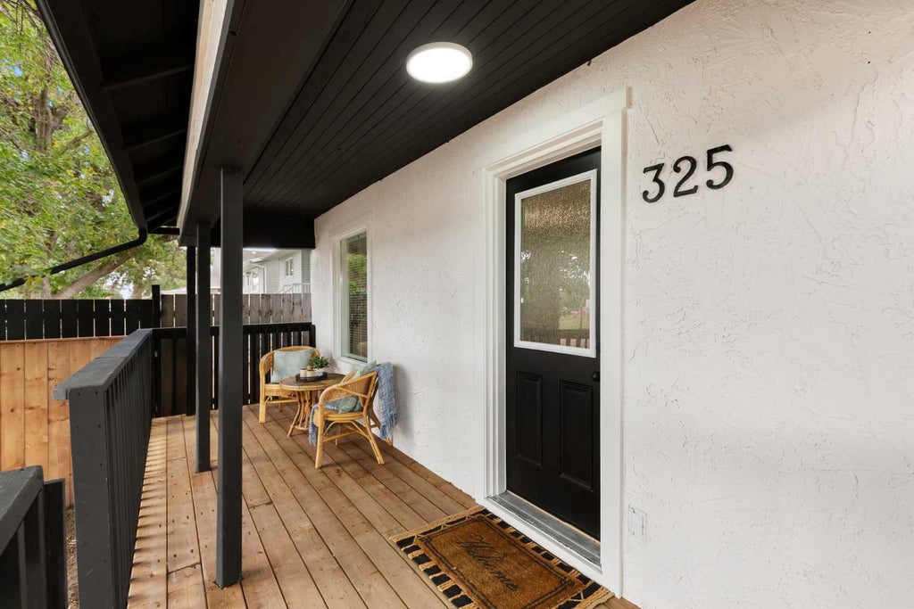 Photo of 325 4 Street SE, Redcliff, AB T0J 2P0 (MLS # A2342214)