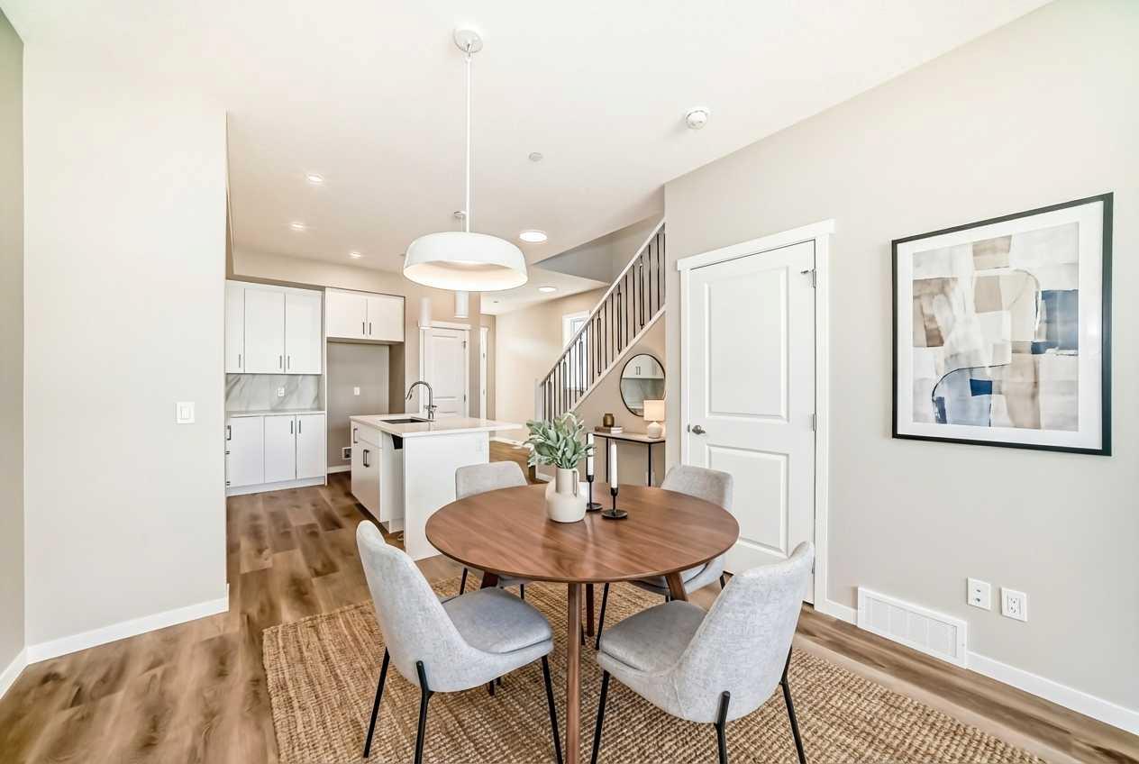 393 Hotchkiss Drive SE