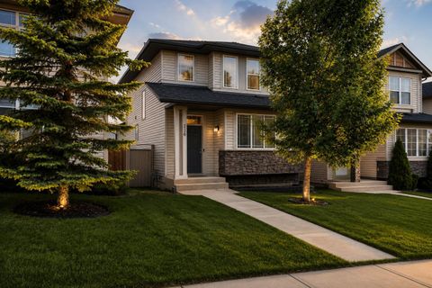 Photo of 116 Panora Close NW, Calgary, AB T3K 0G4 (MLS # A2321370)