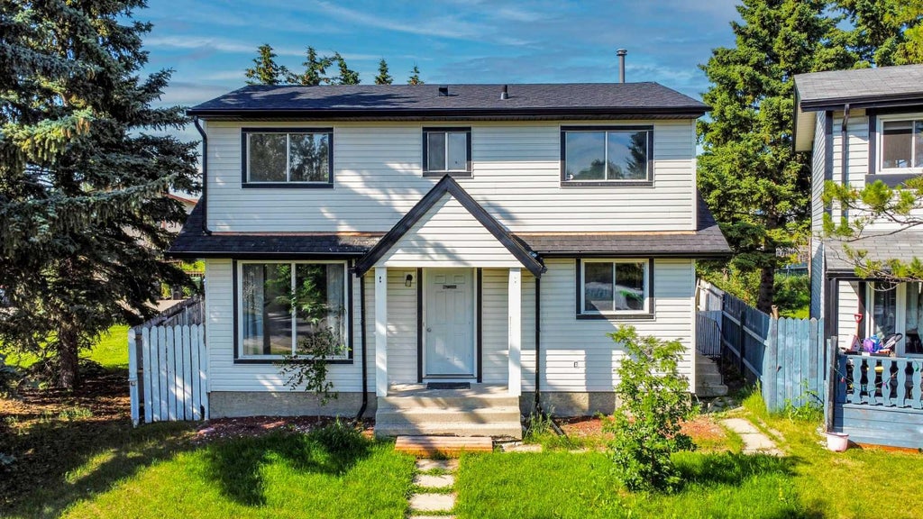 Photo of 36 Falton Court NE, Calgary, AB T3J 1J3 (MLS # A2331095)