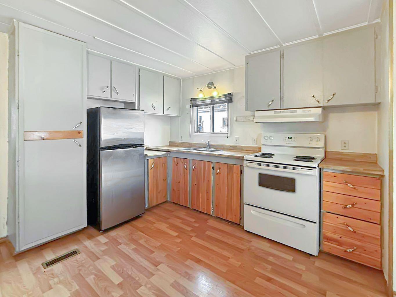 85 Shand Trailer Court