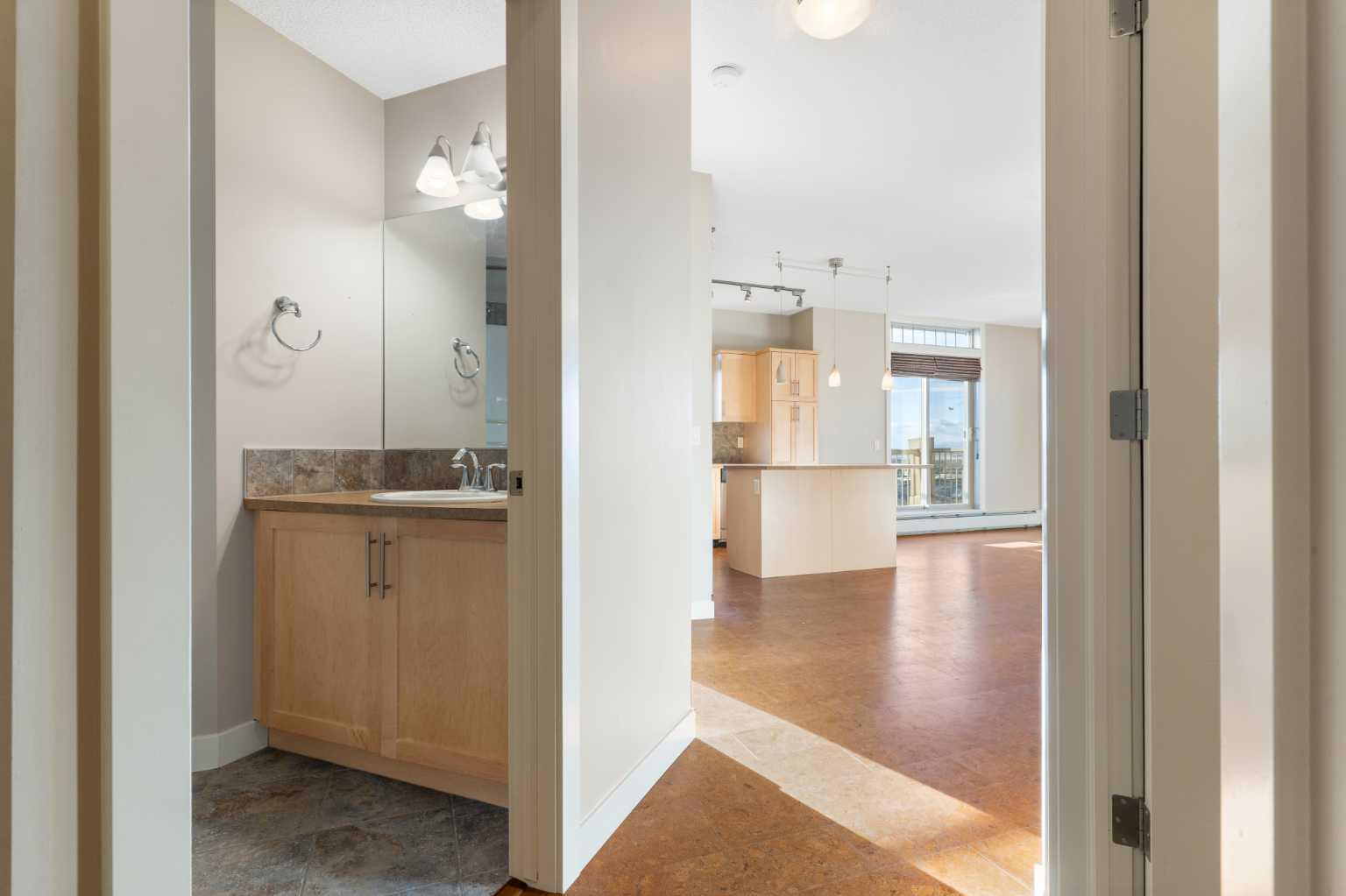 201 Sunset Drive 401