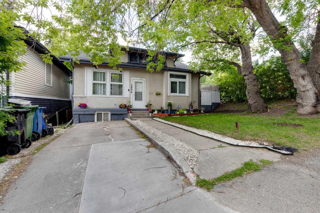 Photo of 2906 17 Street SW, Calgary, AB T2T 4N5 (MLS # A2318523)
