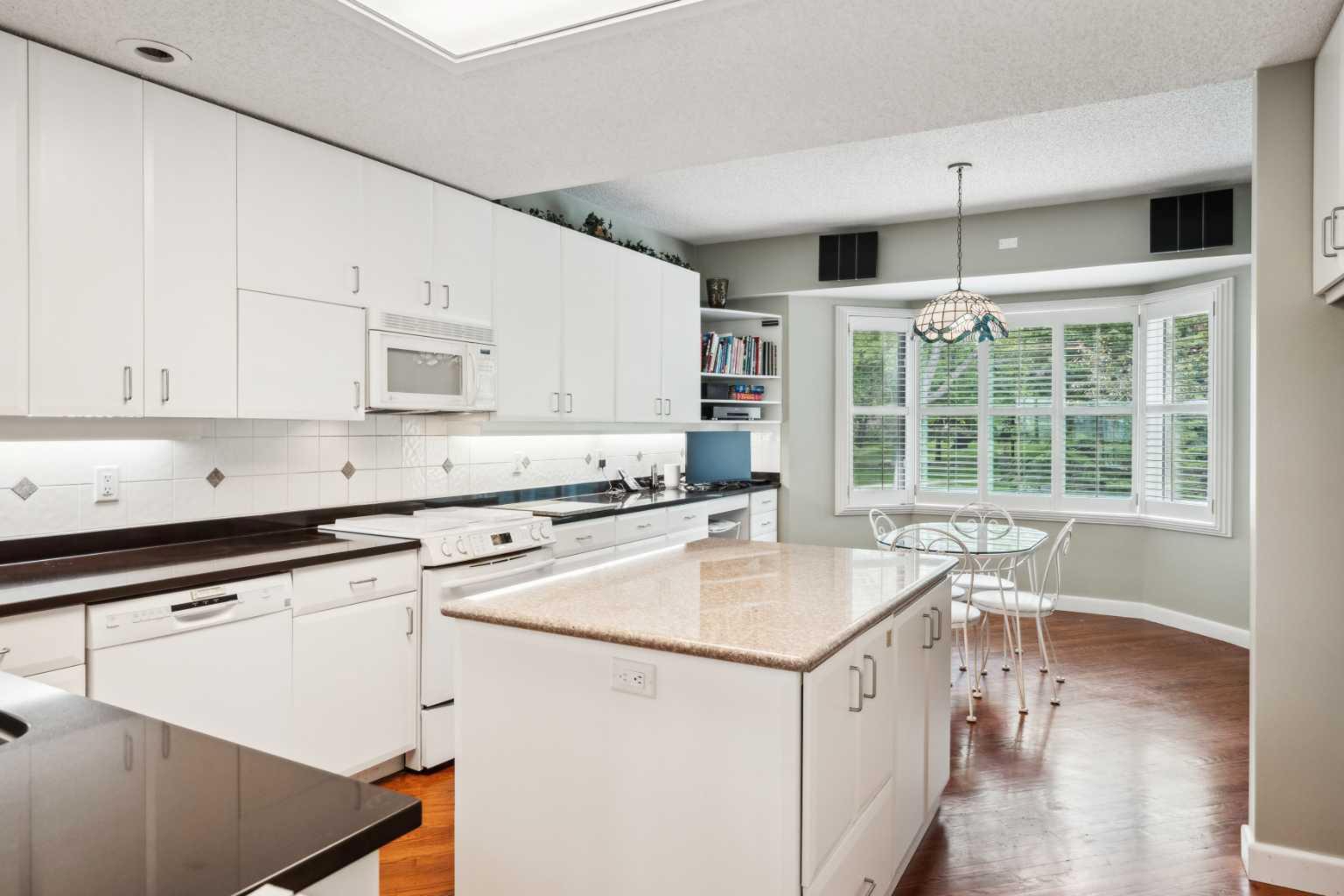 3203 Rideau Place SW 18