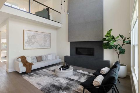 33 Heritage Park Cochrane AB T4C 3G9