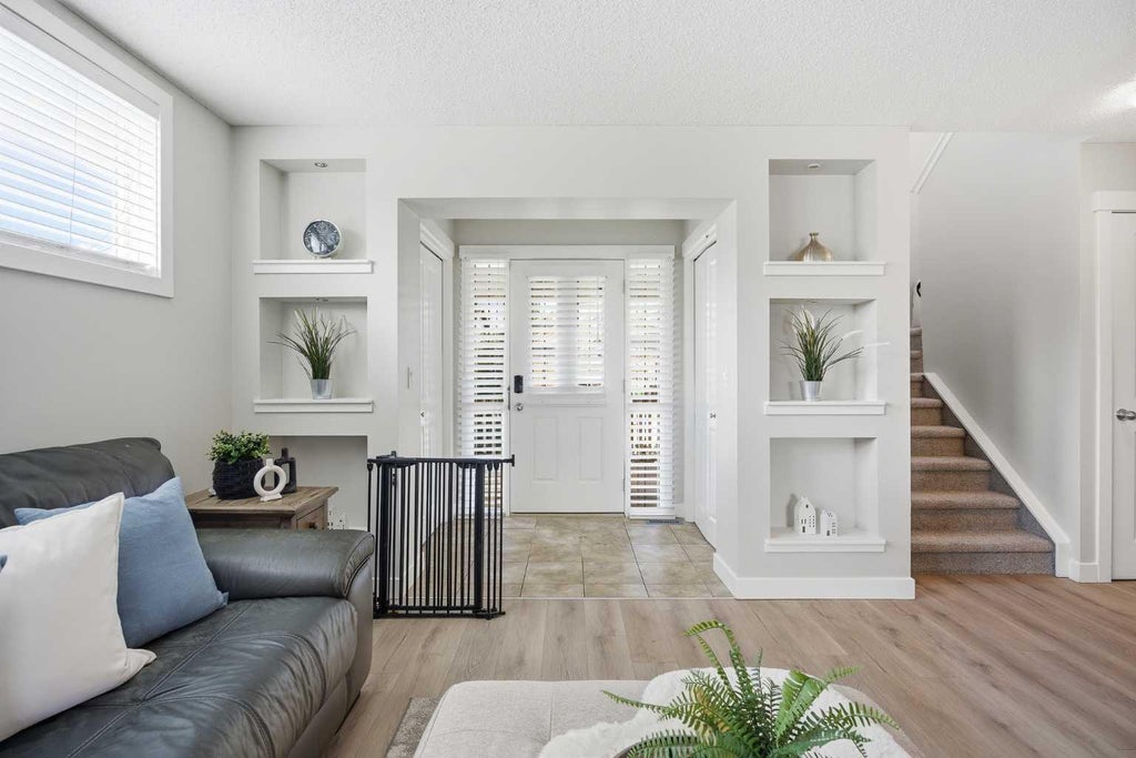 Photo of 266 Kingsbridge Road SE, Airdrie, AB T4A 0M4 (MLS # A2340268)