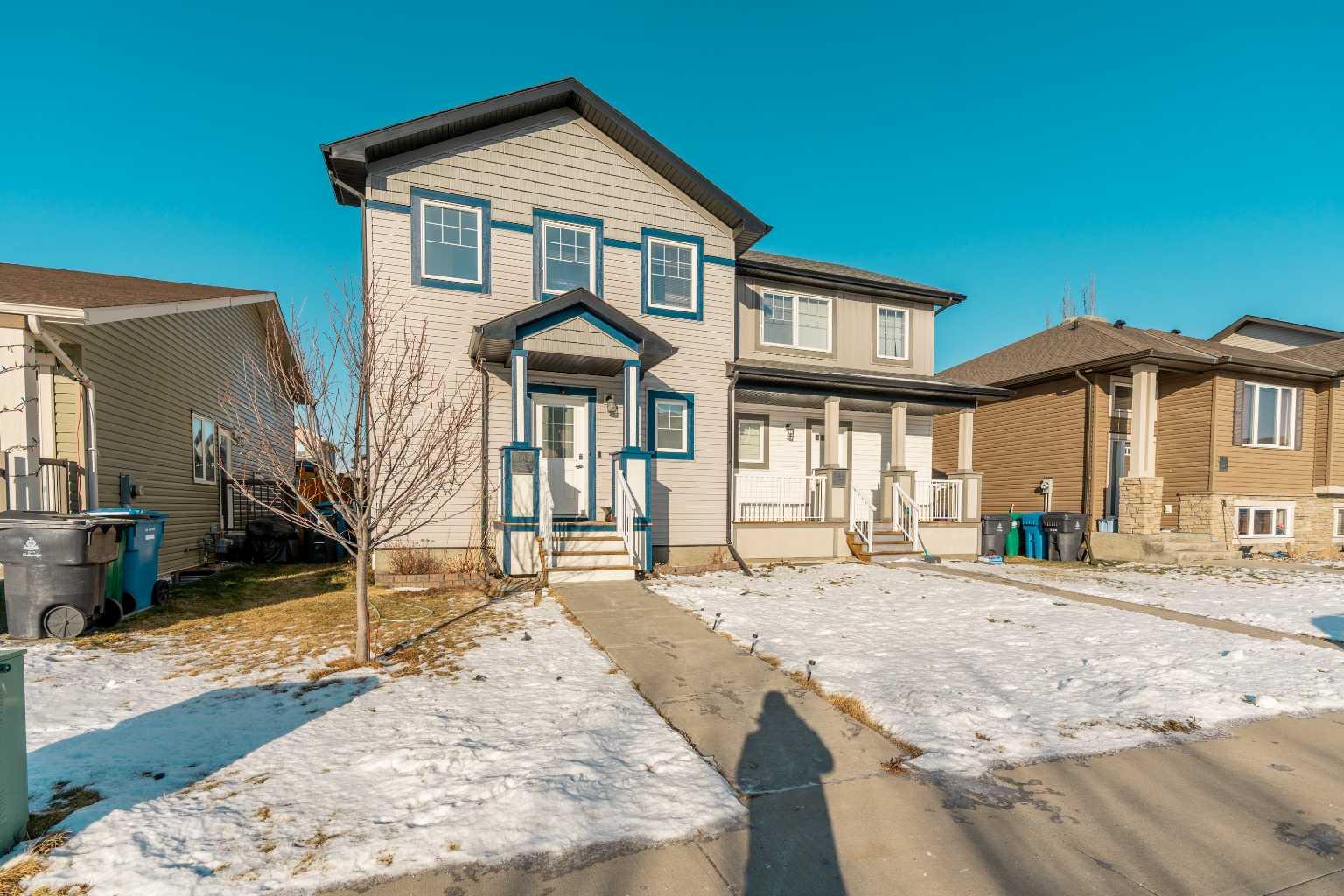 843 Silkstone Close W