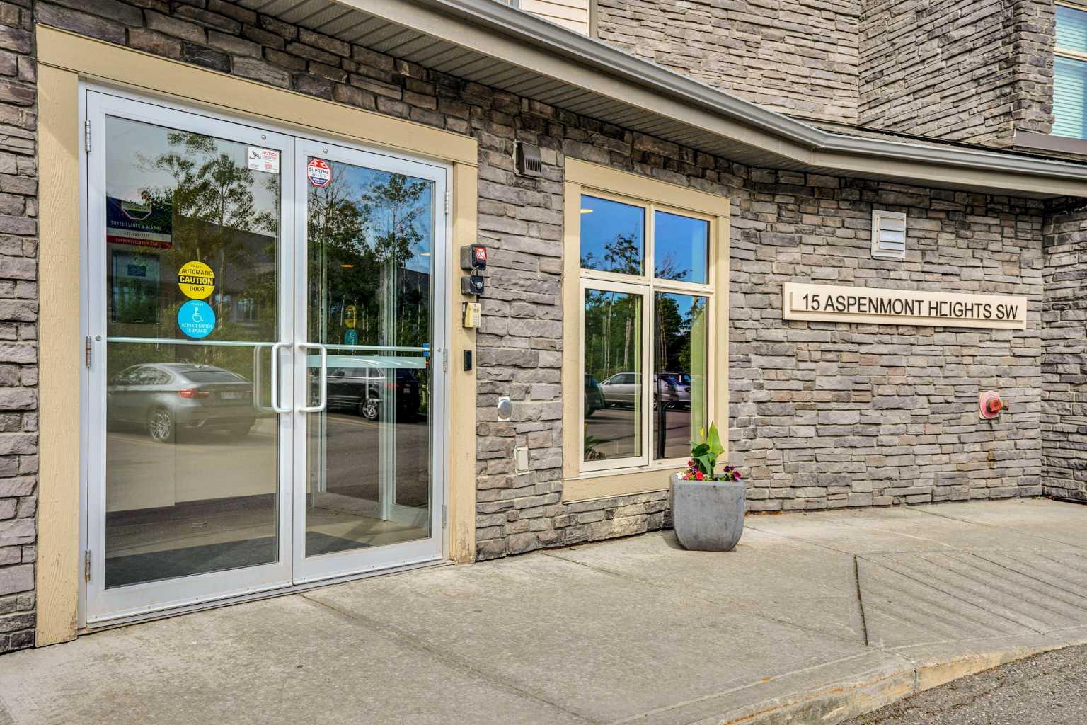 15 Aspenmont Heights SW 214