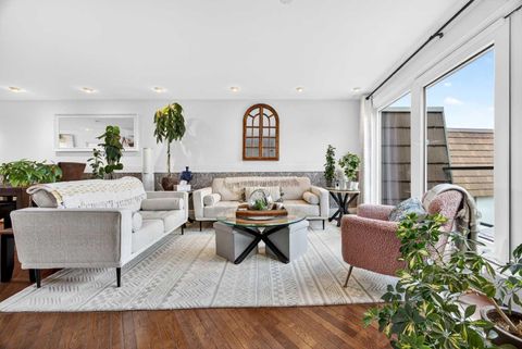 Photo of 516 Cedar Crescent SW #301, Calgary, AB T3C 2Y8 (MLS # A2301290)