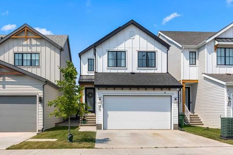 Photo of 45 Savoy Landing SE, Calgary, AB T3S 0E1 (MLS # A2331334)