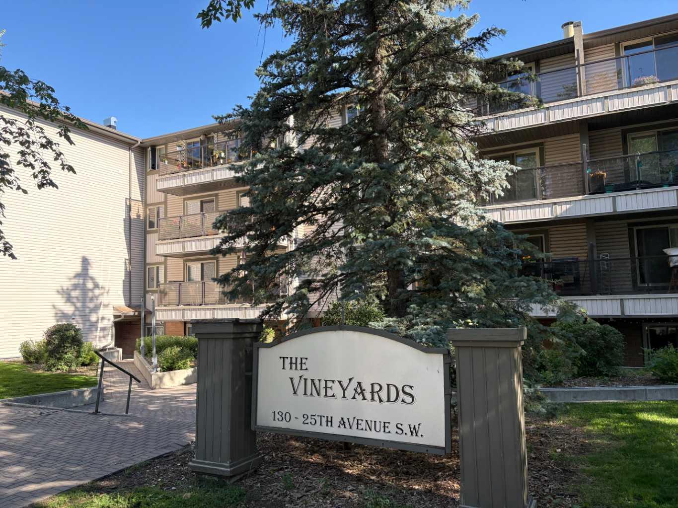 130 25 Avenue SW 201
