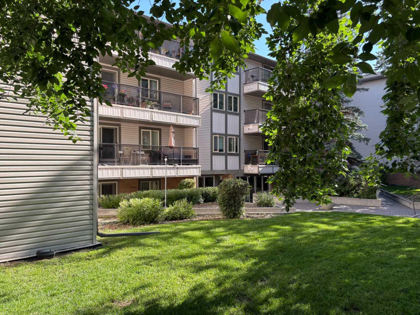 130 25 Avenue SW 201