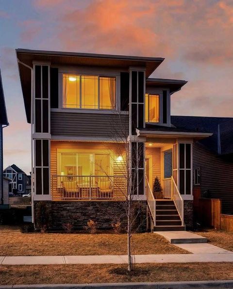 825 Reynolds Manor SW Airdrie AB T4B 5G2