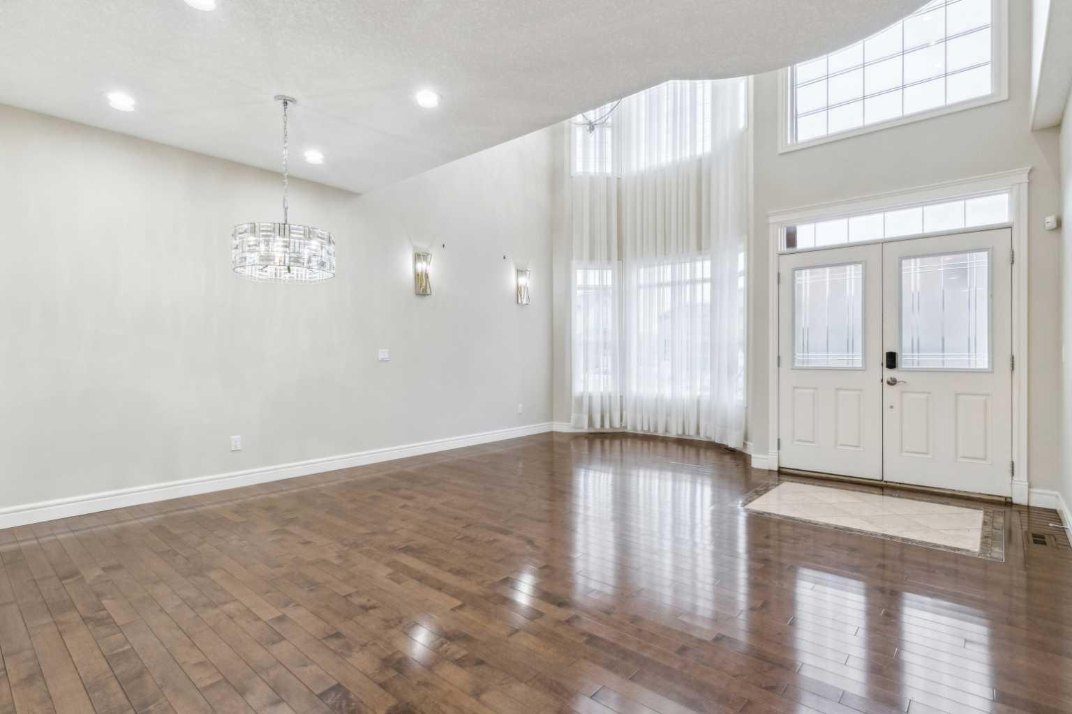 34 Taralake Cape NE