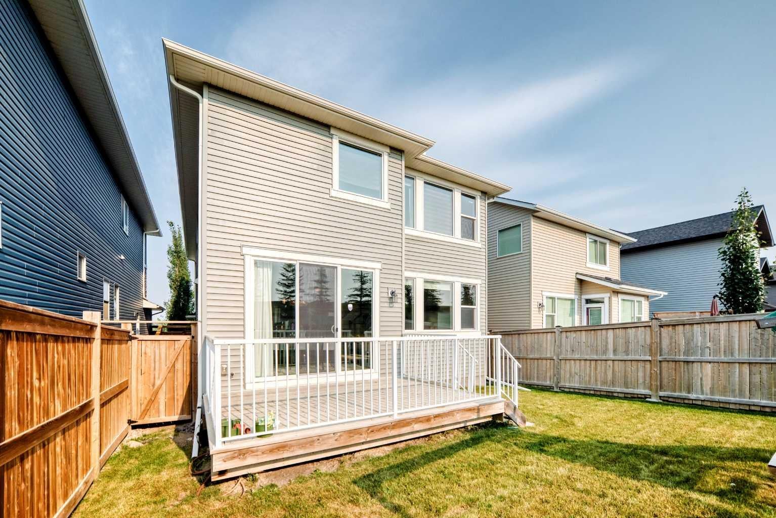 296 Nolancrest Heights NW