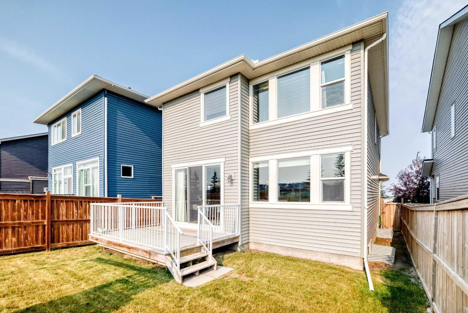 296 Nolancrest Heights NW