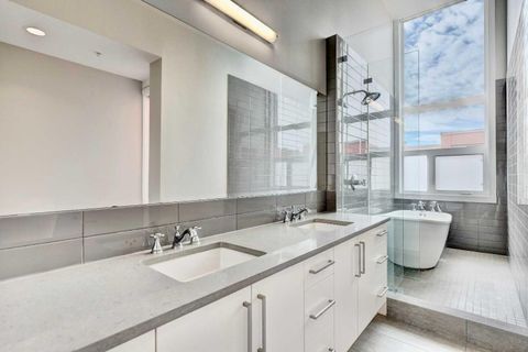 2717 17 Street SW 204 Calgary AB T2T 4N4