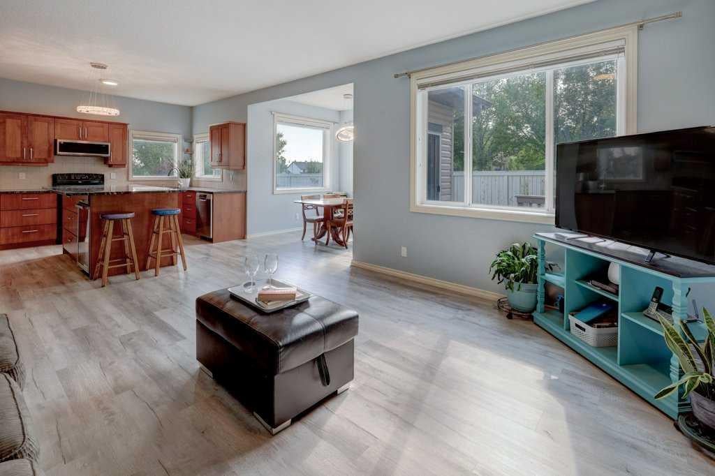 Photo of 242 Crystal Green Point, Okotoks, AB T1S 2K7 (MLS # A2354476)