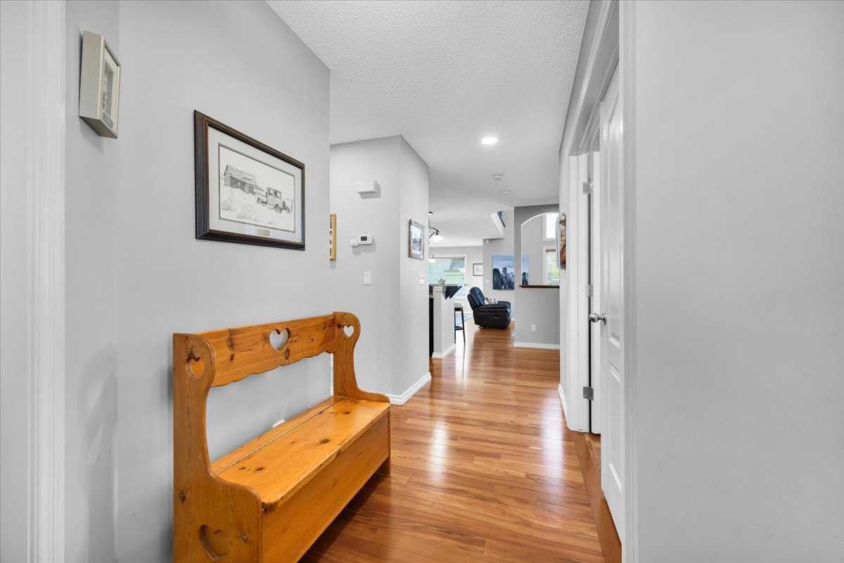 209 Crystal Green Point