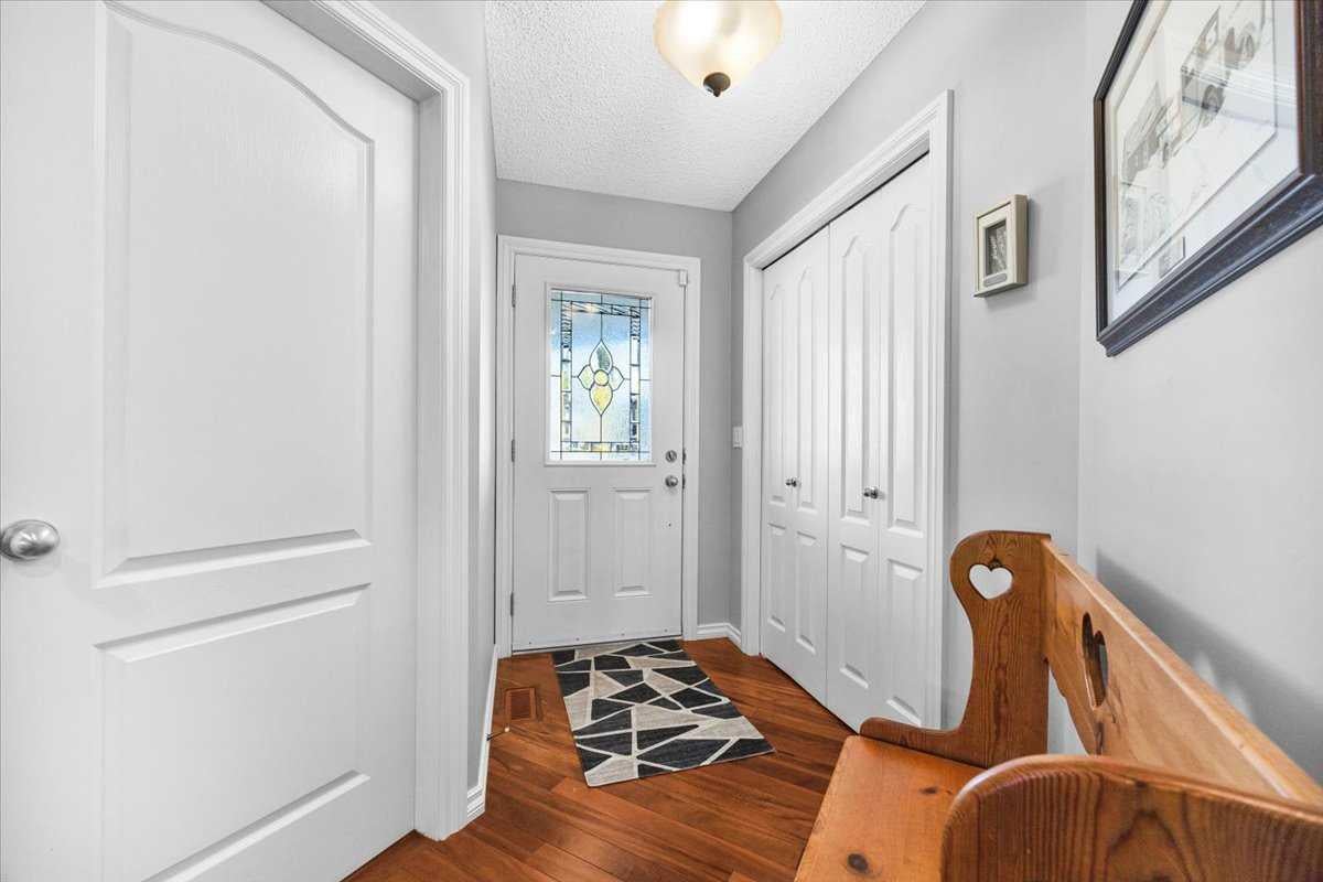 209 Crystal Green Point
