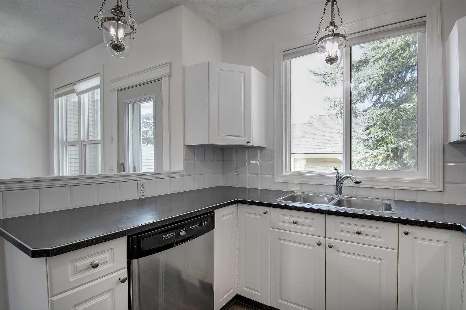 22 Prestwick Gardens SE